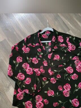 Womens Black blouse with Pink Rose design. Tunic style With Elastic Cuffs.